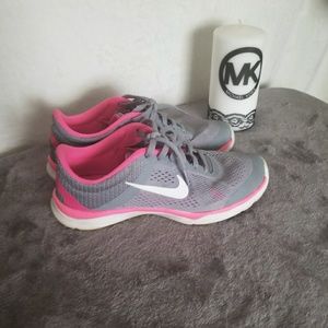 NIKE SNEAKERS